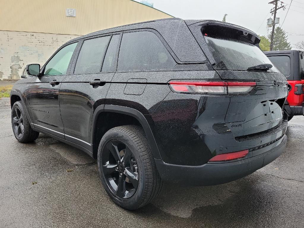 new 2025 Jeep Grand Cherokee car, priced at $56,455