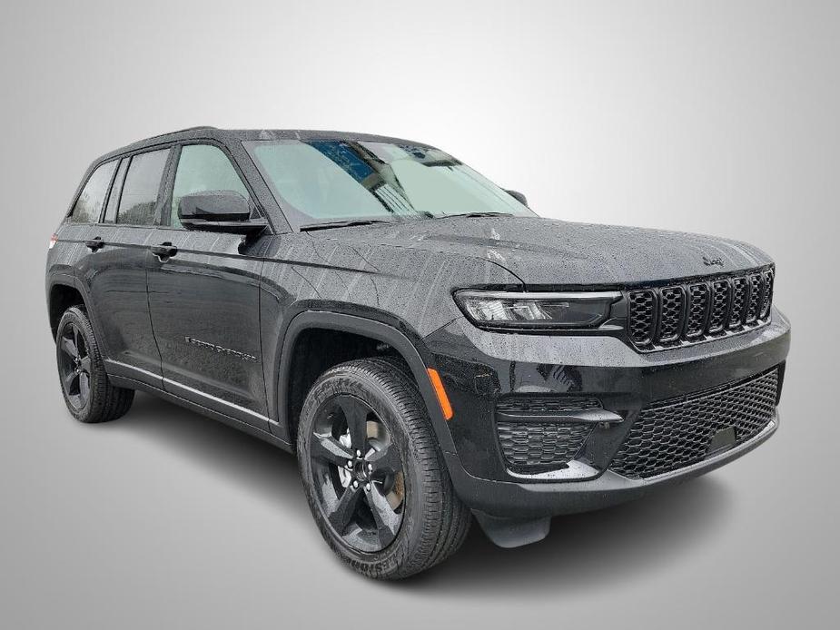 new 2025 Jeep Grand Cherokee car, priced at $48,555