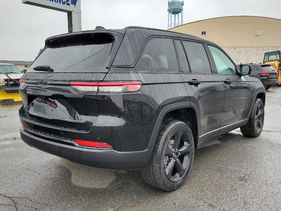 new 2025 Jeep Grand Cherokee car, priced at $48,555