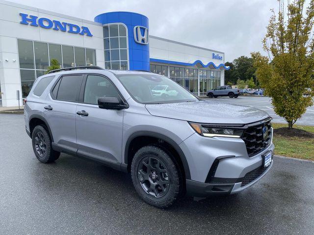 new 2025 Honda Pilot car, priced at $50,895