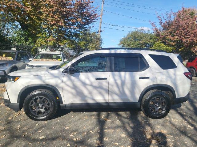 used 2024 Honda Pilot car, priced at $36,995