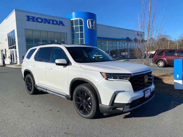 new 2025 Honda Pilot car, priced at $53,650