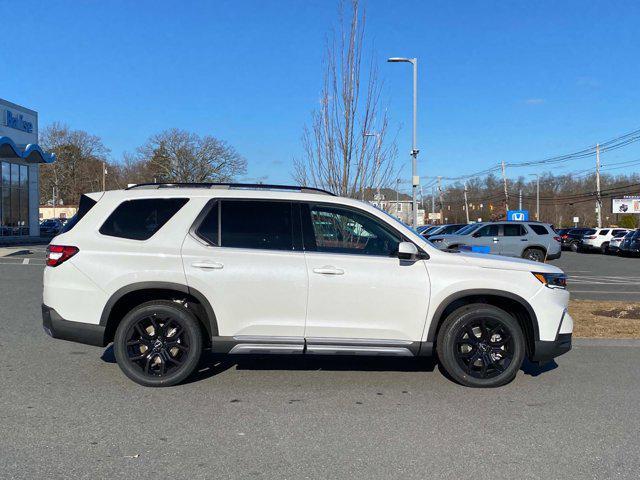 new 2025 Honda Pilot car, priced at $53,650