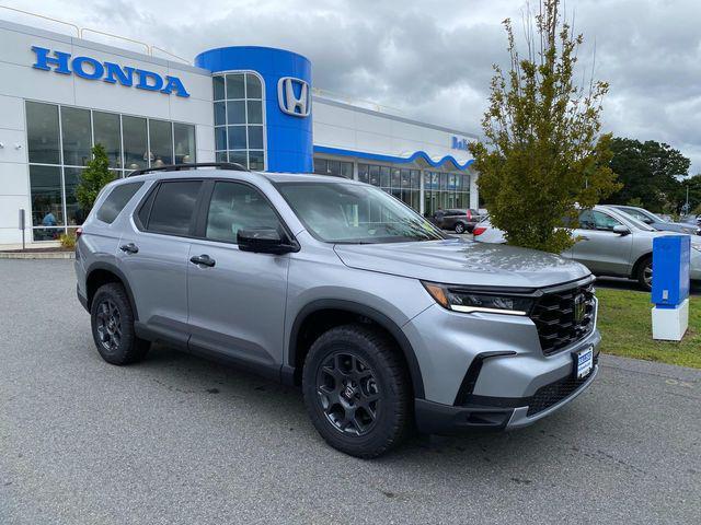 new 2025 Honda Pilot car, priced at $50,850