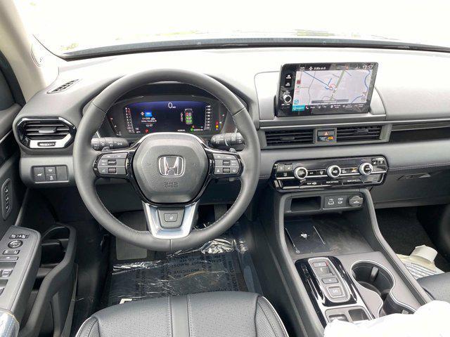 new 2025 Honda Pilot car, priced at $54,530