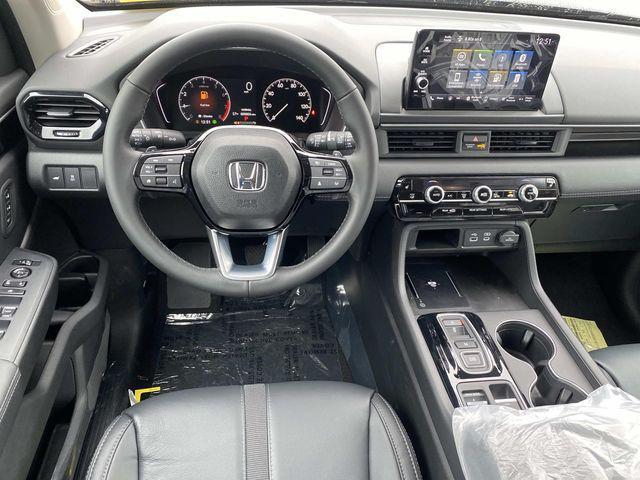new 2025 Honda Pilot car, priced at $47,095