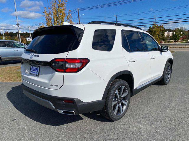 new 2025 Honda Pilot car, priced at $54,930