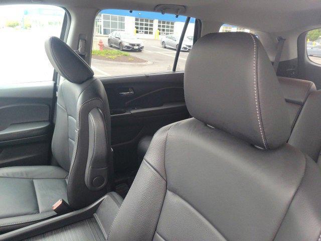 used 2022 Honda Pilot car, priced at $28,995