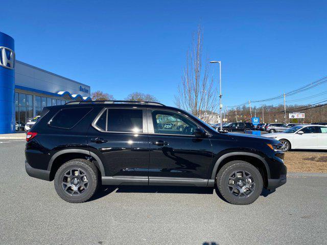 new 2025 Honda Pilot car, priced at $50,795