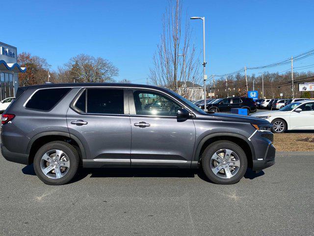 new 2025 Honda Pilot car, priced at $47,725