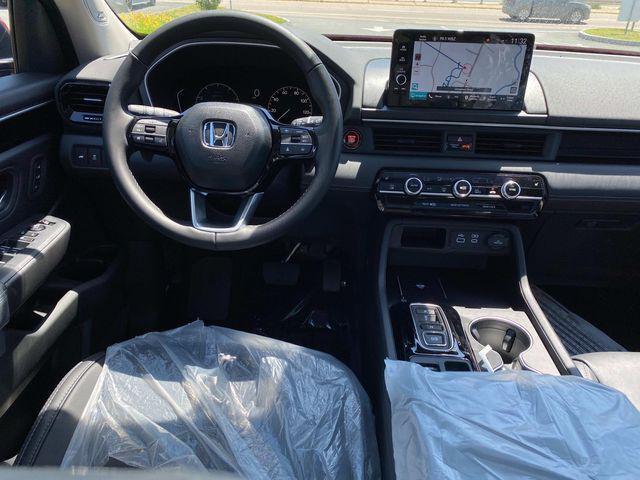 new 2025 Honda Pilot car, priced at $53,405