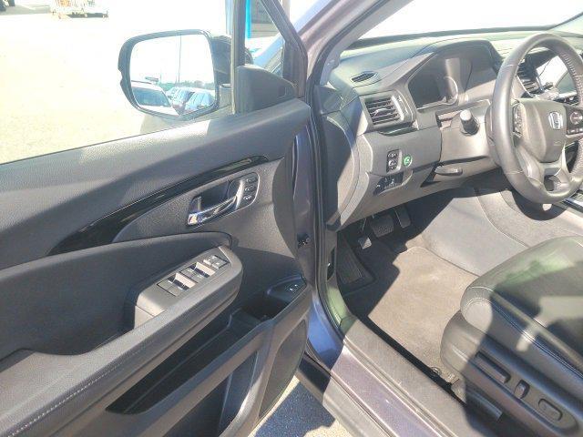 used 2021 Honda Pilot car, priced at $29,995