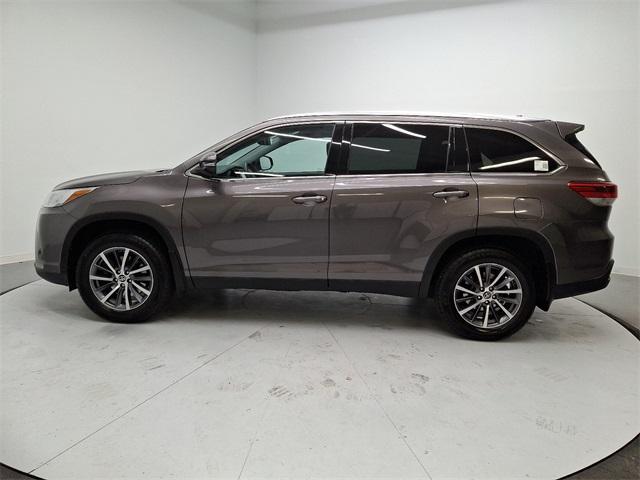 used 2019 Toyota Highlander car, priced at $28,595