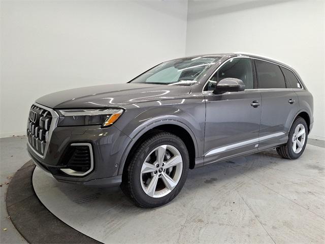 new 2025 Audi Q7 car, priced at $69,565