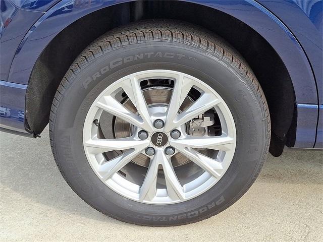 new 2025 Audi Q3 car, priced at $44,060