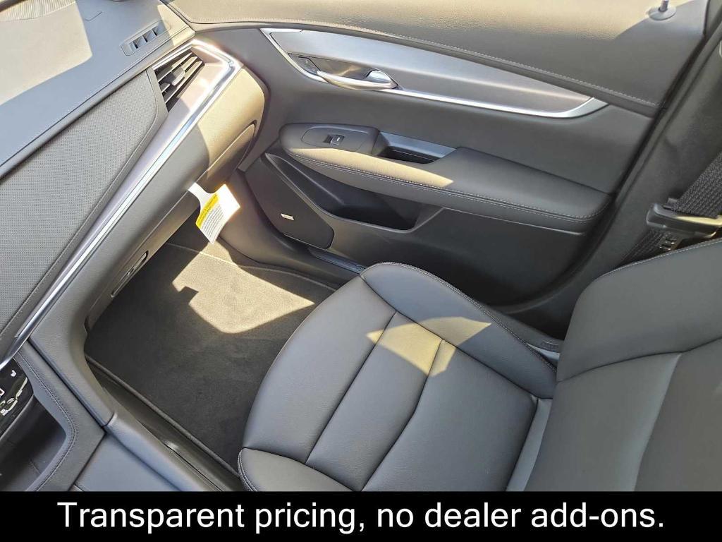 new 2025 Cadillac XT5 car, priced at $48,015