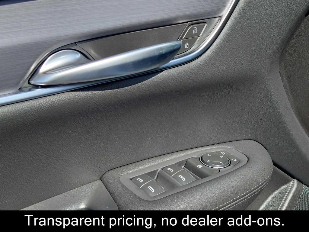 new 2025 Cadillac XT5 car, priced at $48,015