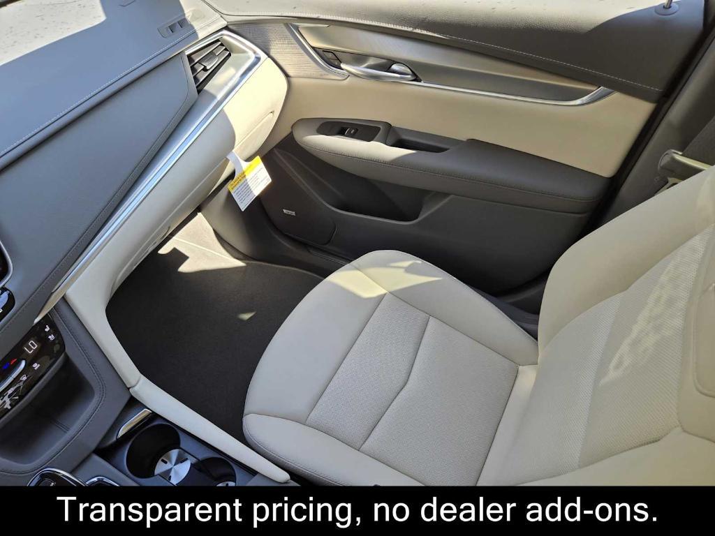 new 2025 Cadillac XT5 car, priced at $52,505