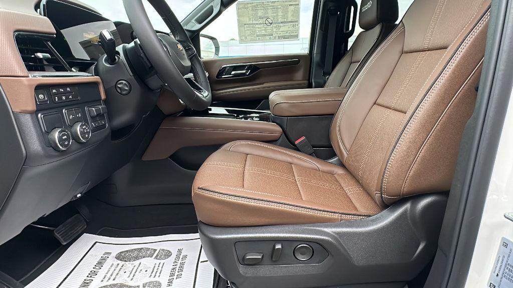 new 2025 Chevrolet Suburban car, priced at $86,500
