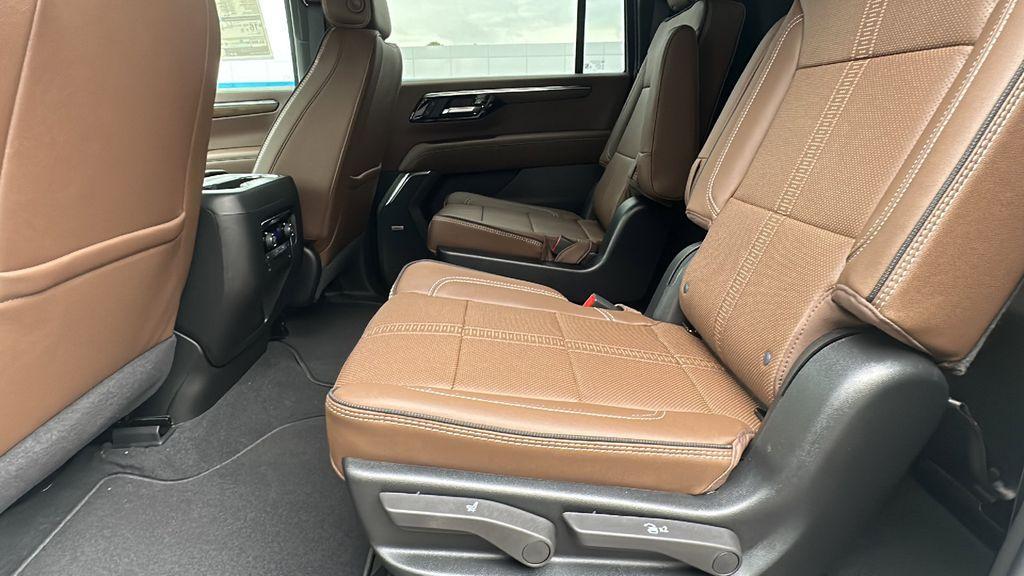 new 2025 Chevrolet Suburban car, priced at $86,500