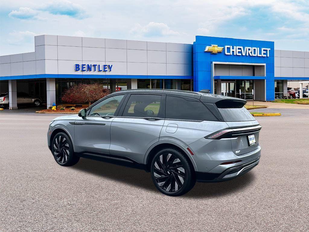 used 2024 Lincoln Nautilus car, priced at $53,900