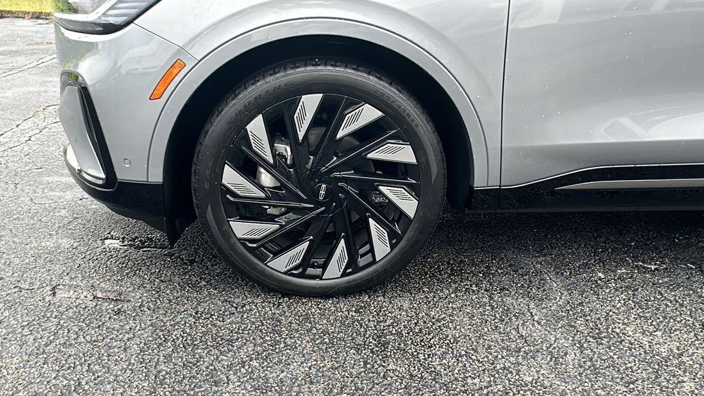 used 2024 Lincoln Nautilus car, priced at $53,900