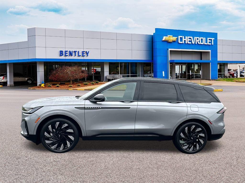 used 2024 Lincoln Nautilus car, priced at $53,900