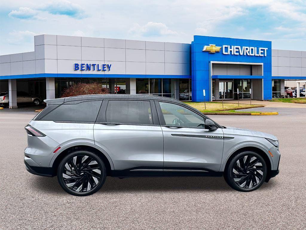 used 2024 Lincoln Nautilus car, priced at $53,900