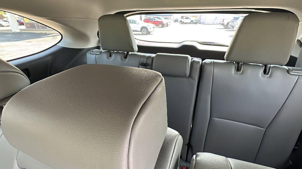 used 2022 Toyota Highlander Hybrid car, priced at $35,300