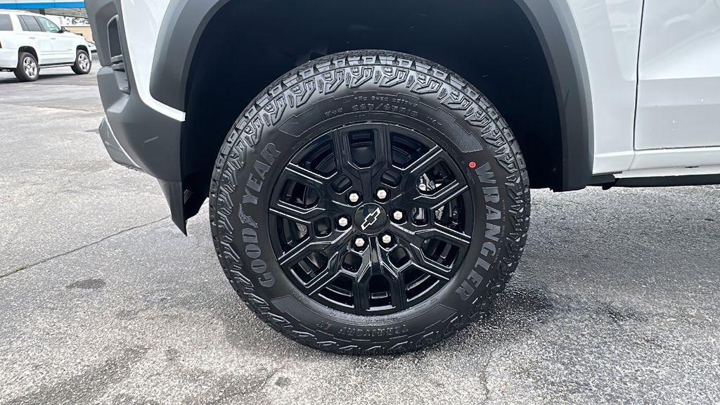 new 2026 Chevrolet Colorado car, priced at $39,995