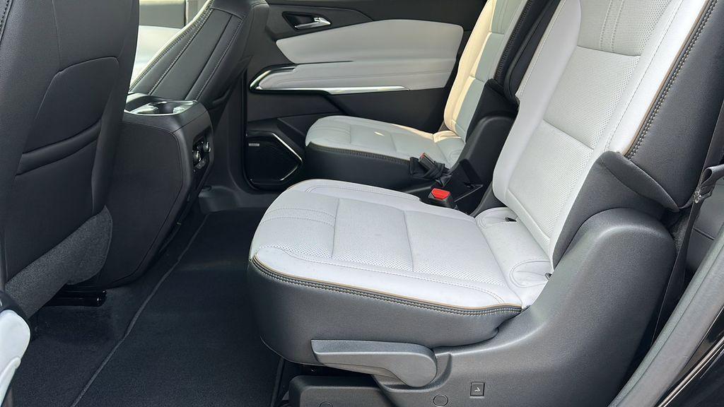 new 2025 Chevrolet Traverse car, priced at $51,295