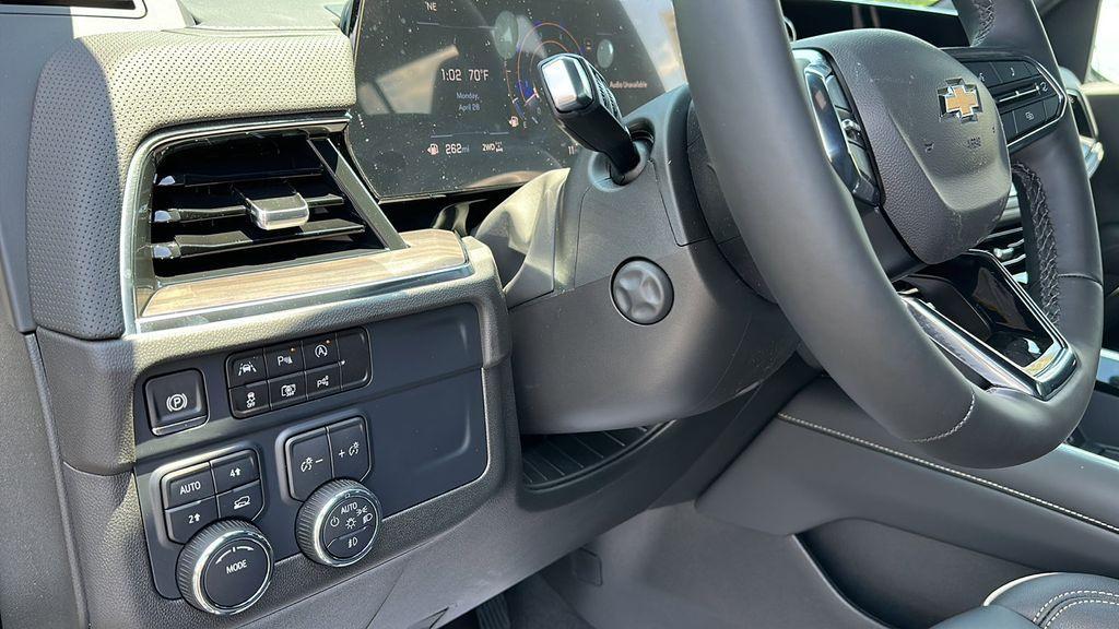 new 2025 Chevrolet Suburban car, priced at $77,315