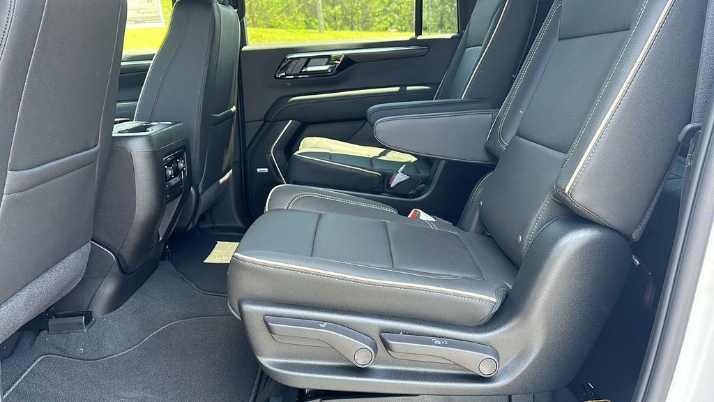 new 2025 Chevrolet Suburban car, priced at $77,315