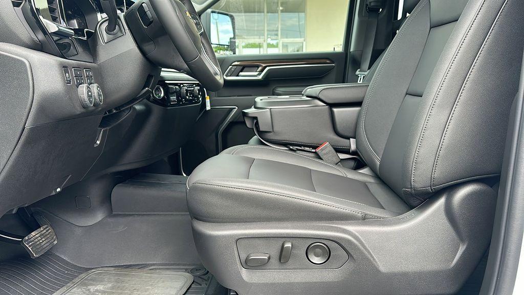 new 2025 Chevrolet Silverado 2500 car, priced at $67,980