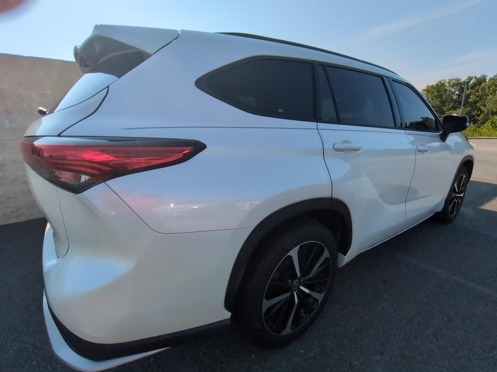 used 2021 Toyota Highlander car, priced at $29,769
