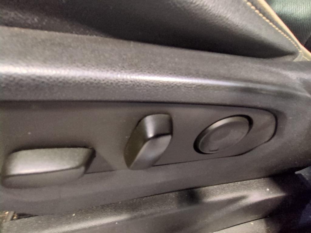 used 2021 GMC Yukon car, priced at $38,945