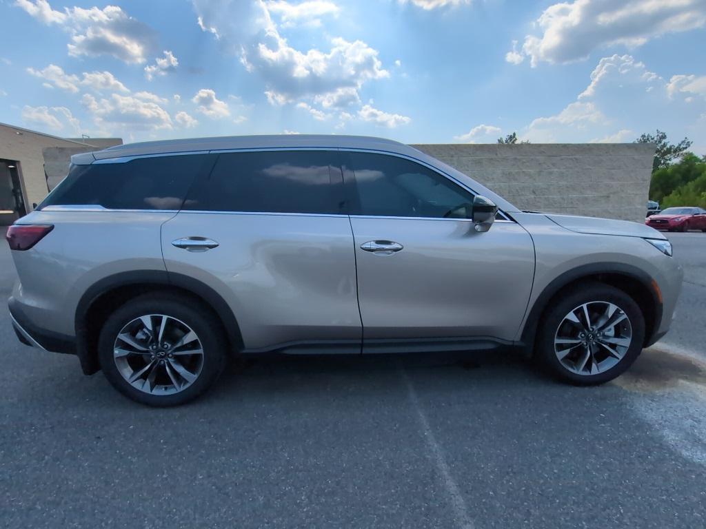 new 2025 INFINITI QX60 car, priced at $48,945