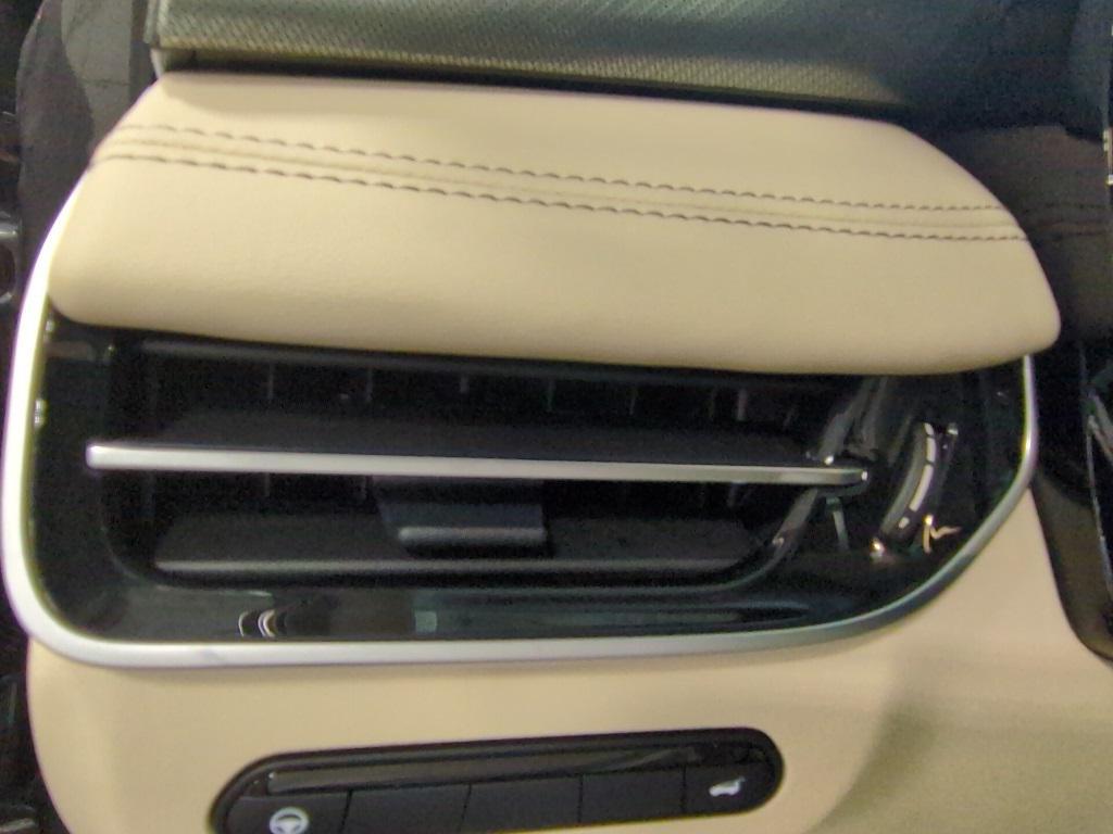 new 2025 INFINITI QX60 car, priced at $48,731