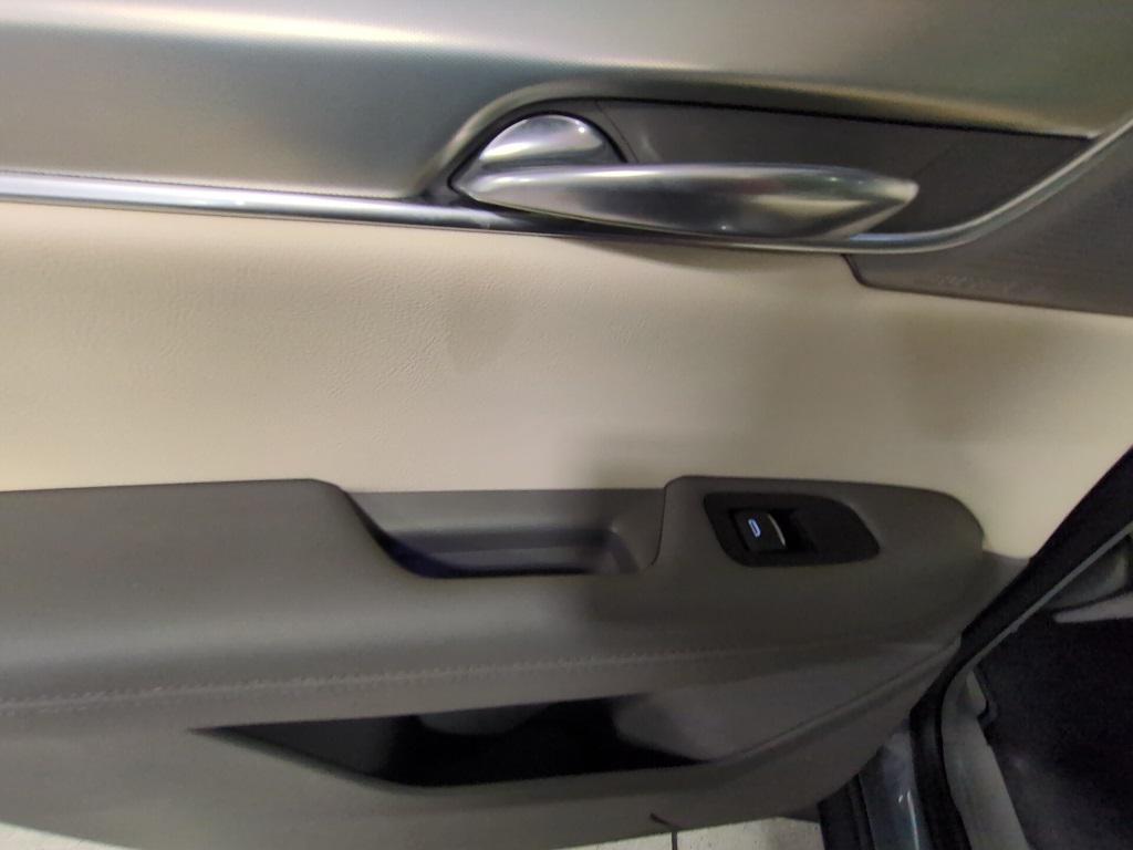 used 2020 Cadillac XT5 car, priced at $22,487