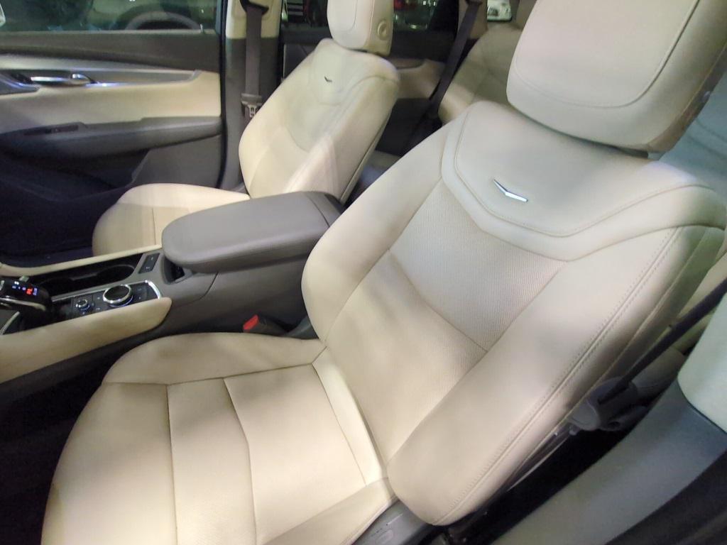 used 2020 Cadillac XT5 car, priced at $22,487