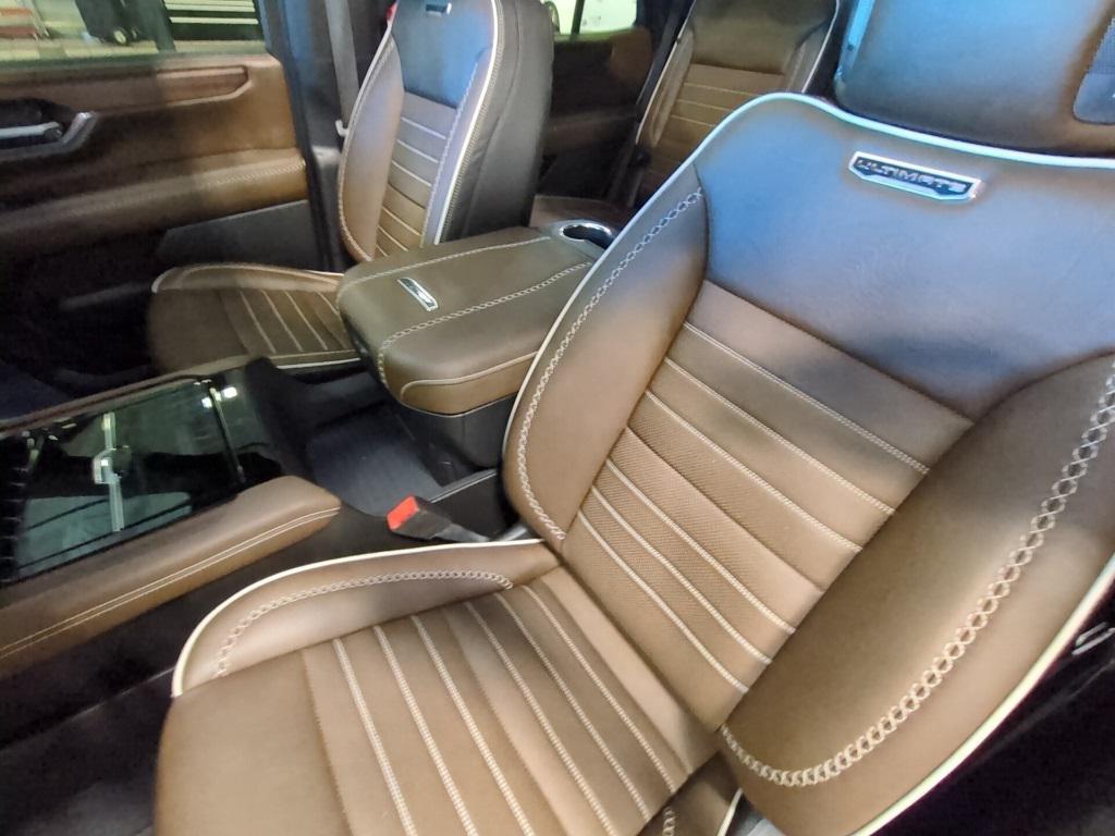 used 2025 GMC Yukon car, priced at $97,278