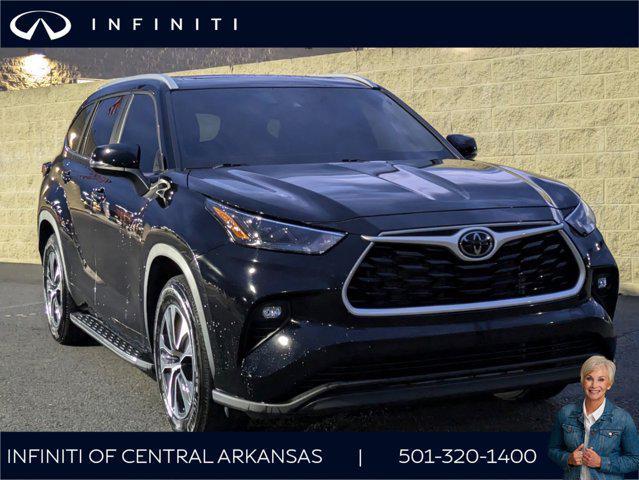 used 2023 Toyota Highlander car, priced at $37,084