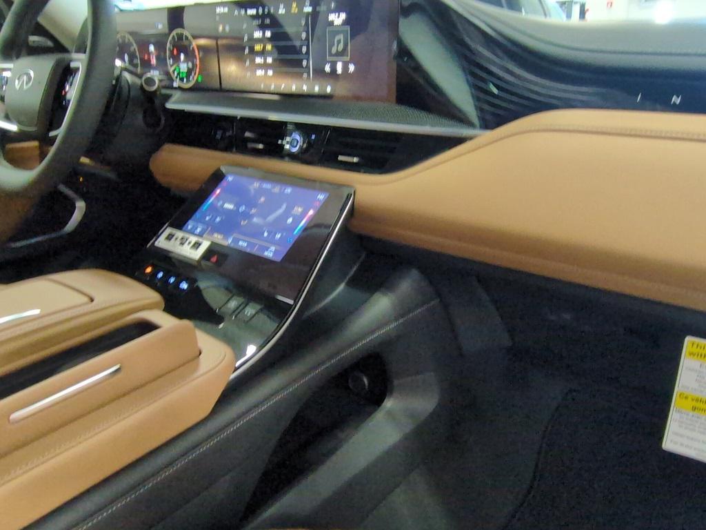 new 2025 INFINITI QX80 car, priced at $78,722