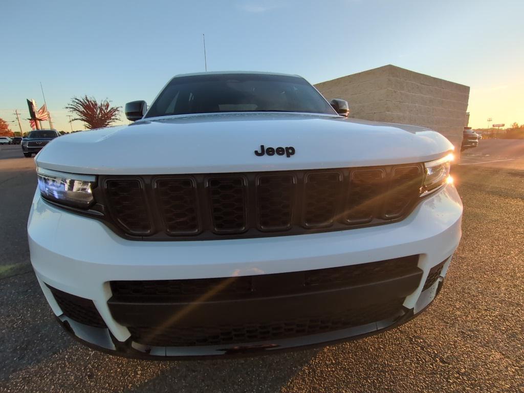 used 2024 Jeep Grand Cherokee L car, priced at $30,705