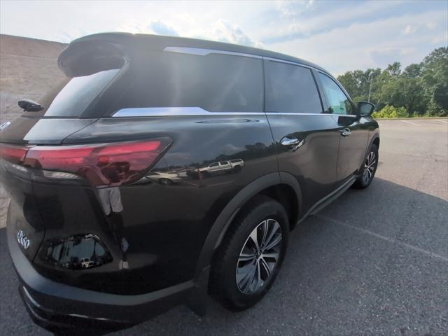 new 2025 INFINITI QX60 car, priced at $43,806