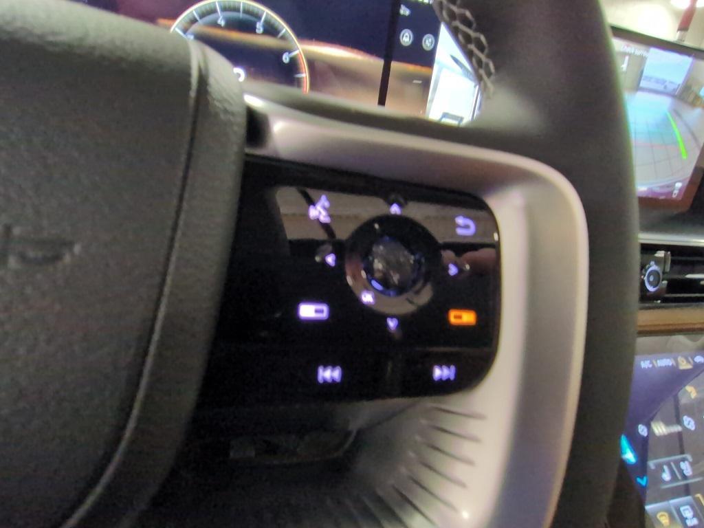 new 2025 INFINITI QX80 car, priced at $82,280