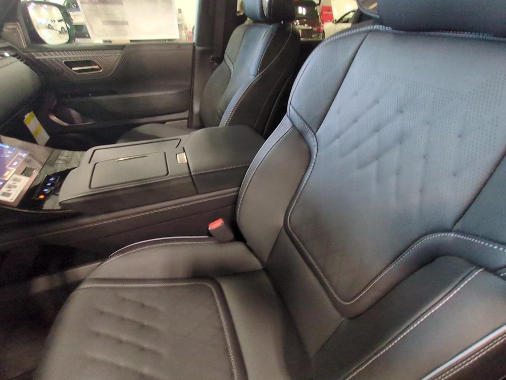 new 2026 INFINITI QX80 car, priced at $109,712