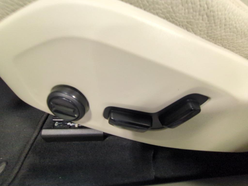 used 2023 Volvo XC60 Recharge Plug-In Hybrid car, priced at $32,945