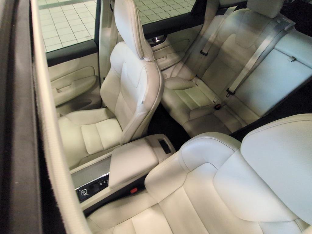 used 2023 Volvo XC60 Recharge Plug-In Hybrid car, priced at $32,945