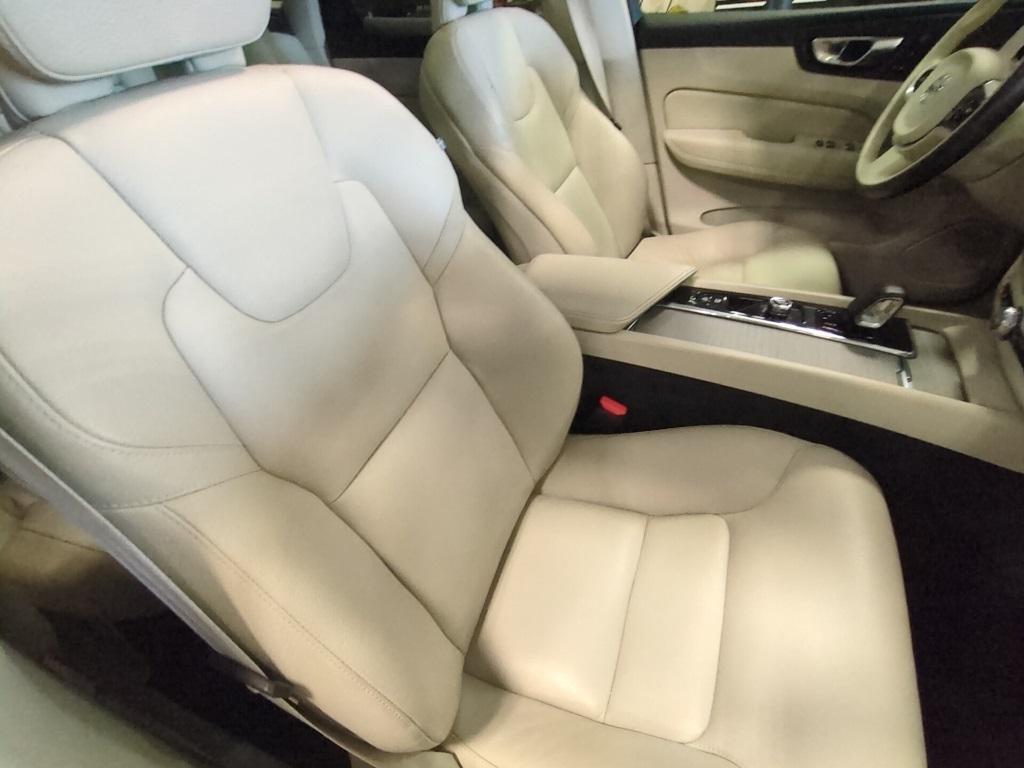 used 2023 Volvo XC60 Recharge Plug-In Hybrid car, priced at $32,945